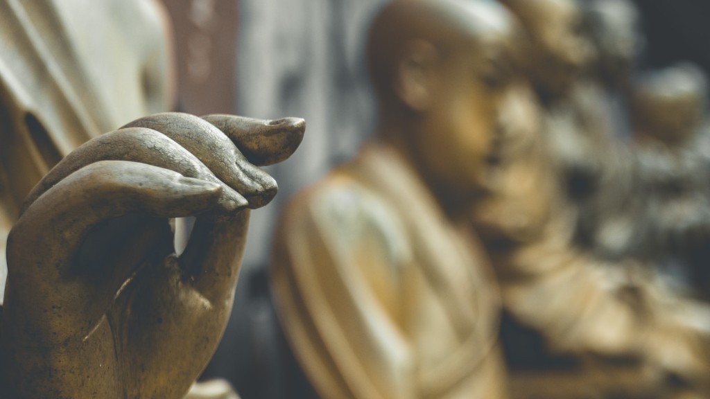 What are the 3 main beliefs of buddhism brainly?